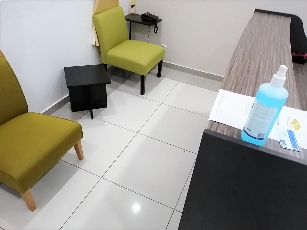 40 40 Accommodation Matola Екстериор снимка